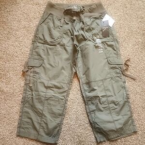 NWT Calvin Klein Women's Capri Cargo Pants Sz S Light Weight  Khaki Green Color
